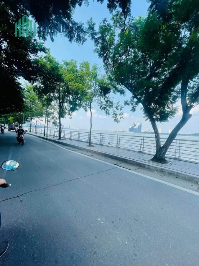 CHÍNH CHỦ NHỜ BÁN GẤP CĂN BIỆT THỰ CỐ GIỮA LÒNG HÀ NỘI 500M2, 3 TÂNG, VIEWS HỒ TÂY SIÊU XỊN SÒ..