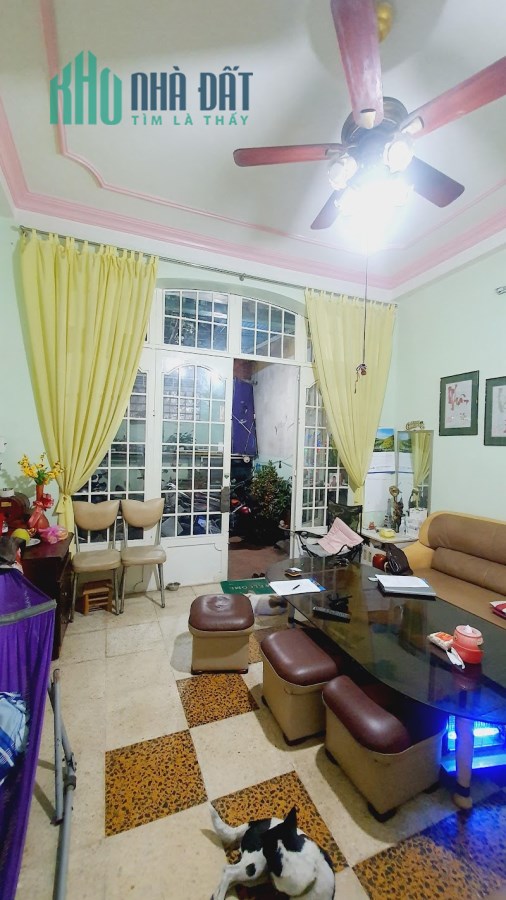Nhà 1tret 2lau Huỳnh văn bánh có sân để xe hơi 135m2 giá 18 Tỷ