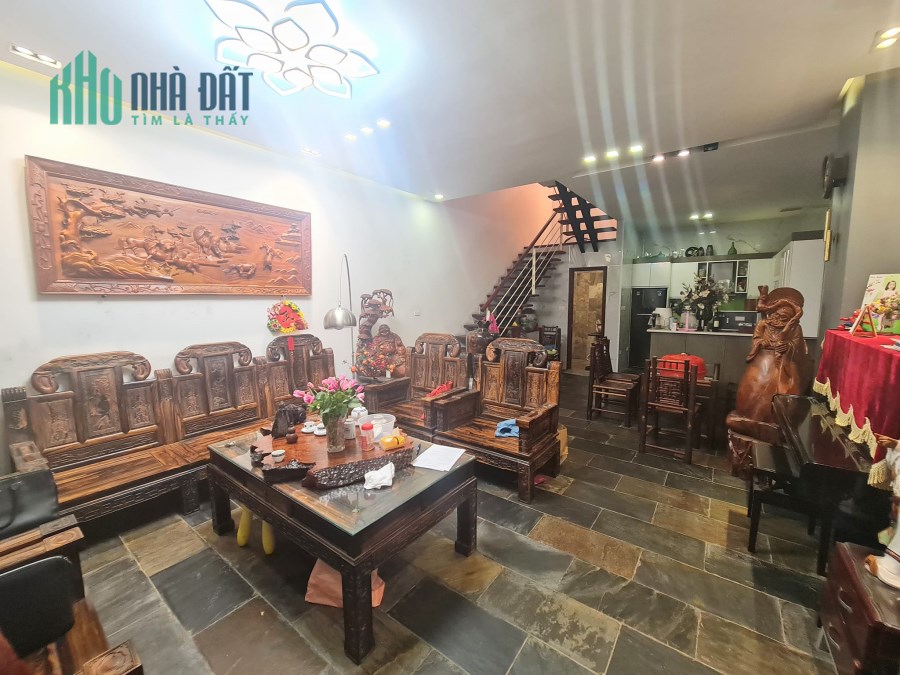 Bán nhà phố Mỹ Đình,nhà đẹp,full nội thất,gần ô tô,DT 60m2,nhỉnh 5 tỷ.