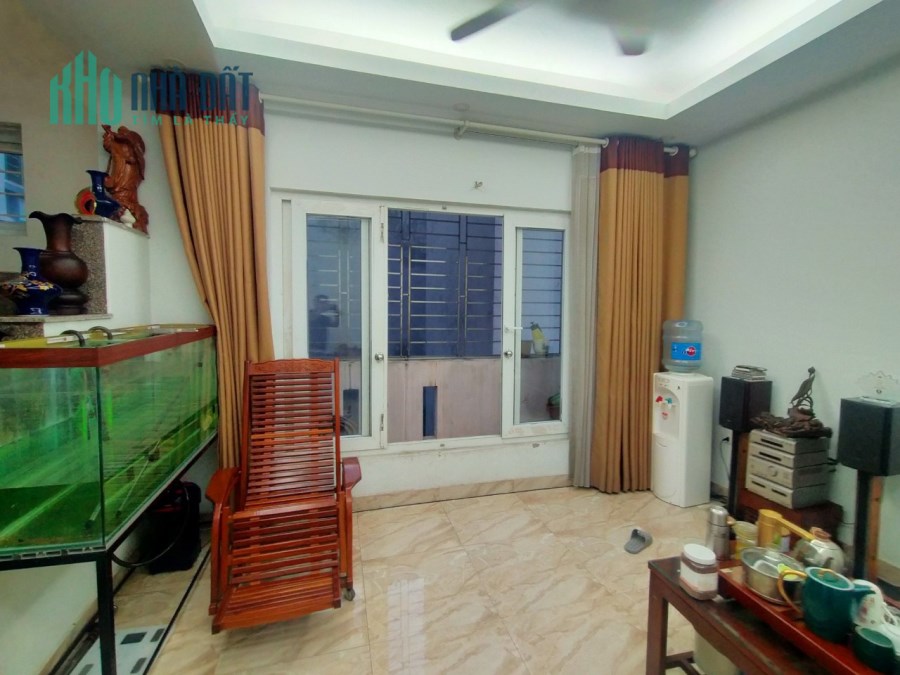 Bán nhà Ngọc Lâm, Long Biên, 60m*4tầng, ô tô, 4tỷ hơn.