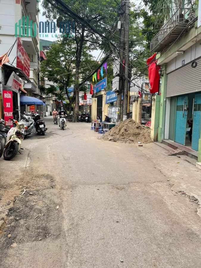 CẦU GIẤY -Ô TÔ ĐỖ CỬA -KINH DOANH SẦM UẤT NGAY CHỢ-LÔ GÓC CỰC THOÁNG,42m*4tầng, nhỉnh 7tỷ síu