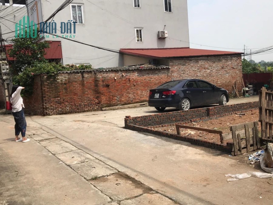 Chính chủ bán lô góc 62m đất Vân Nội đường 6m ngõ thông