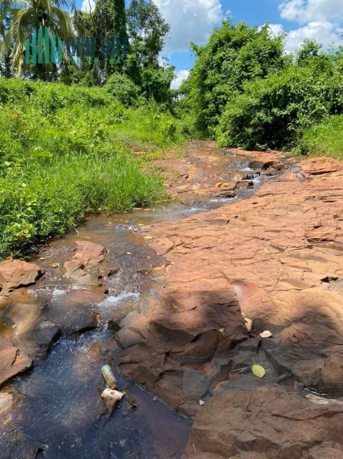 Bán đất view Suối, Gần chợ, UBND