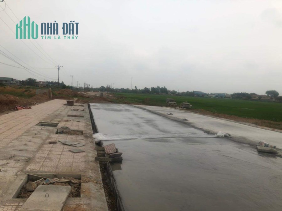 Cần bán ô đất khu đấu giá Lai Sơn ! c34 100m2, giâ: 2,17 tỷ. Liên hệ: 0986.797.222-0986.454.393