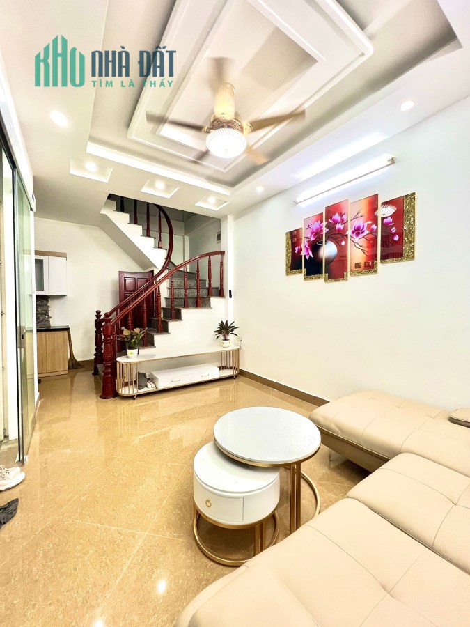 (Chuẩn Giá) Bán Nhà Kim Ngưu 38m2*5 Tầng, Dân Xây, Một Nhà Ra ÔTô, Ngõ Thông Gần Phố.