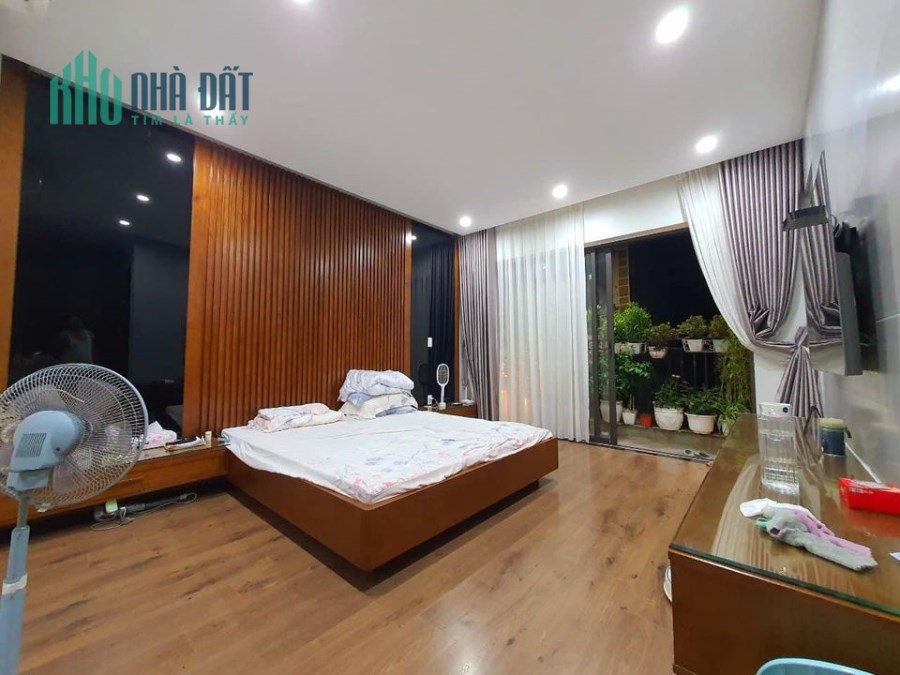 Bán nhà dân xây phố Âu Cơ, Tây Hồ, 45m, 5 tầng, 2 mặt thoáng, nhỉnh 6 tỷ.