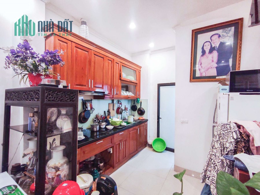 Bán nhà Thạch Bàn 31m2x 5 tầng, mặt tiền: 4m, 2.75 tỷ