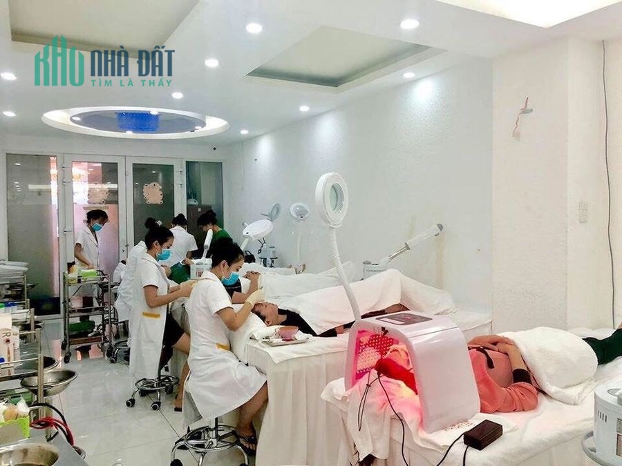 Mặt tiền 3 tháng 2 5 tầng đang cho SPA thuê trệt 70tr/tháng