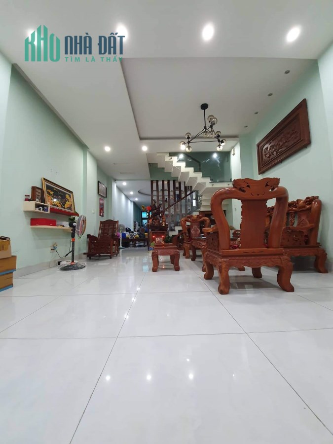 Nhà HXH Tân Bình bán, 100m2 DTSD, 3T, chia tài sản Giá rẻ