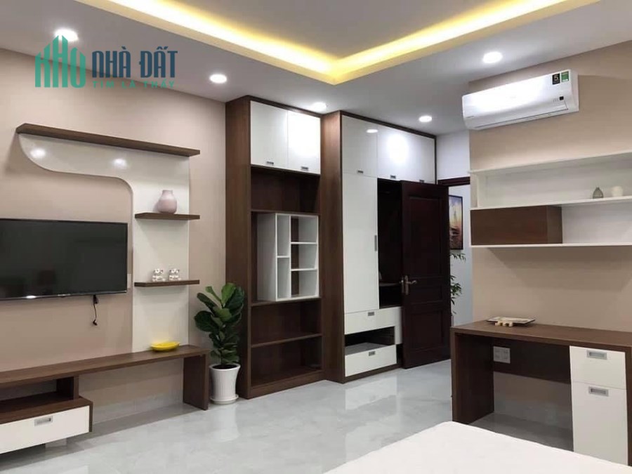 BÁN  NHÀ CẦU GIẤY 50M2x5T, 4,3M MẶT TIỀN CHỦ ĐỂ LẠI HẾT NỘI THẤT- 5,25 TỶ