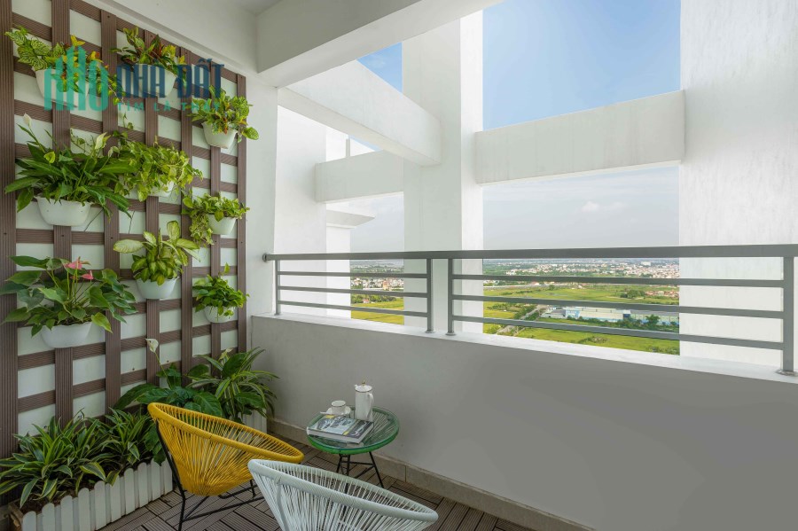 Bán gấp căn hộ 3 Ngủ 106m2 chỉ 2,7 TỶ, view hồ, Ở NGAY, đã có SỔ HỒNG, trung tâm Hà Nội