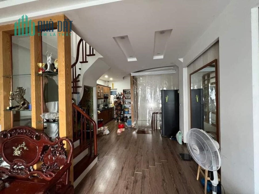 Cần bán gấp nhà phố Nguyễn Công Hoan, Ba Đình 41m, 5 tầng, mặt tiền 4.1m, nhỉnh 5 tỷ.