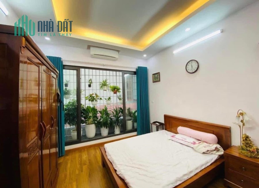 Bán nhà phố Phạm Ngọc Thạch quận Đống Đa 50m x 4t x mt 5m x giá chào 6.4 tỷ