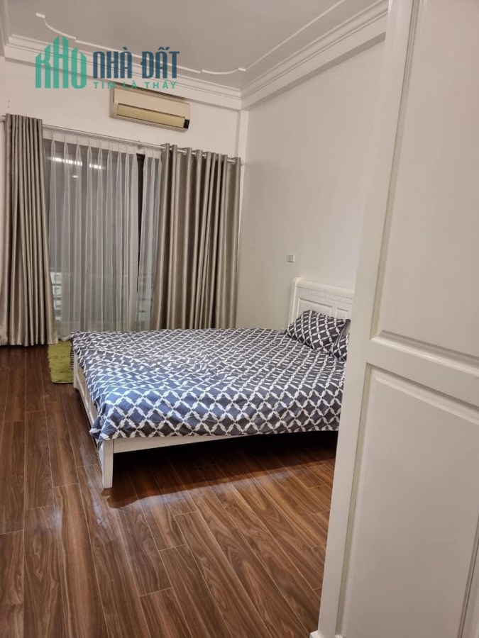 "Cơ hội sở hữu căn nhà tại đường  Âu Cơ, diện tích 30m2, gần công viên nước Hồ Tây "