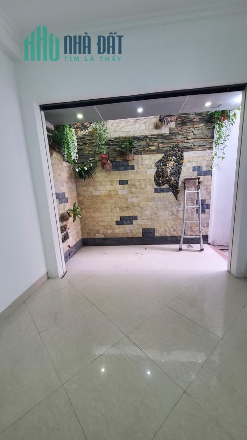 Cần bán gấp nhà ngõ 12 Đào Tấn giá 5.6 tỷ, 45mx3T, ở luôn
