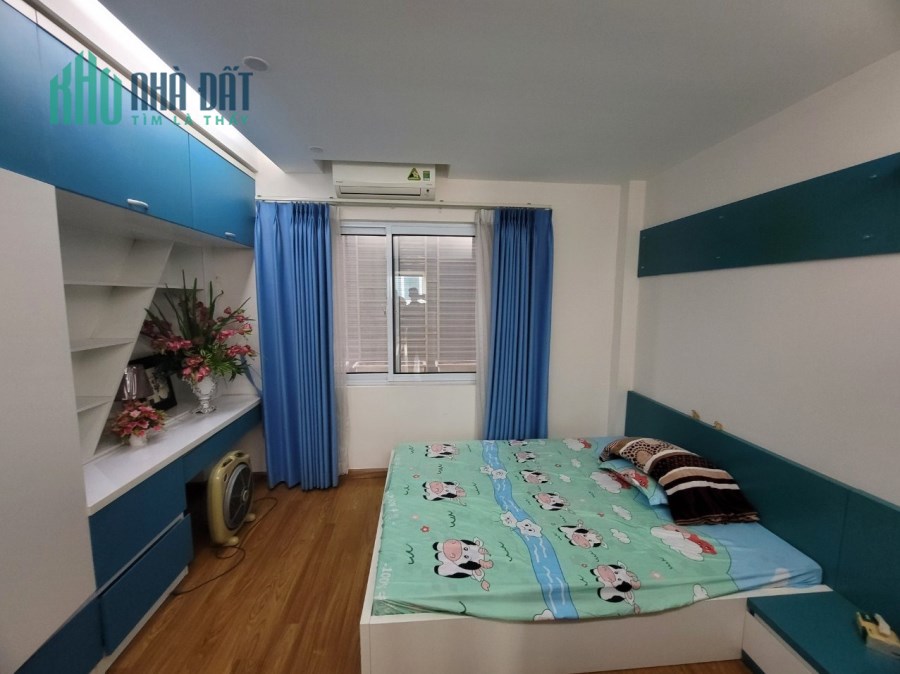 Bán nhà phố Trần Quốc Hoàn Phân lô, ô tô KD 40m2 6 tầng MT4m 12 tỷ 5 - 0982311539