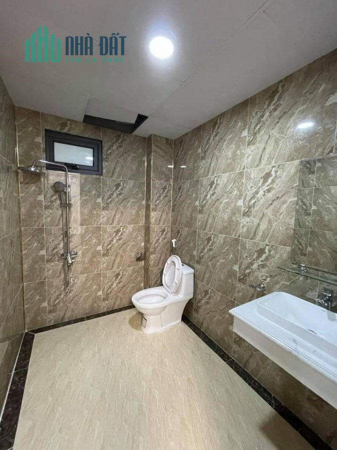 Bán gấp nhà Mặt ngõ Võng Thị giá 6.9 tỷ, 35mx5T, Mới hiện đại