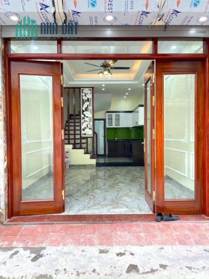 Bán gấp nhà Mặt ngõ Võng Thị giá 6.9 tỷ, 35mx5T, Mới hiện đại