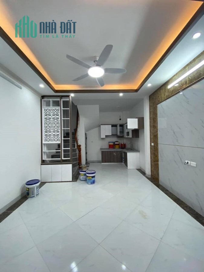 Bán gấp nhà Mặt ngõ Võng Thị giá 6.9 tỷ, 35mx5T, Mới hiện đại