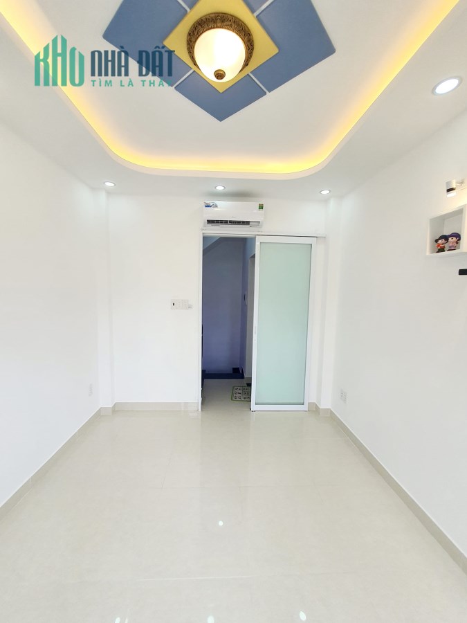 Nhà 5 tầng đẹp ở Bình Thạnh chỉ 4.6 tỷ, hẻm rộng rãi, tặng nội thất