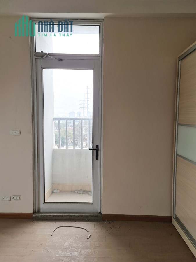 Cần bán căn hộ chung cư hơn 100m2 ngay tại Tây Hồ, Hà Nội