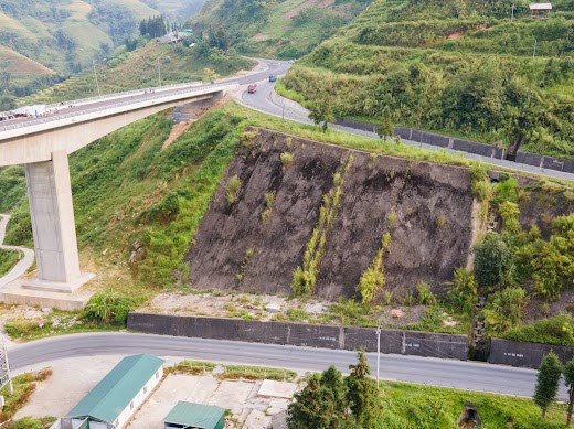 ĐÓN SÓNG CAO TỐC. BÁN ĐẤT TẢ PHÌN - SAPA 2000M GIÁ RẺ