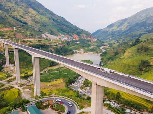 ĐÓN SÓNG CAO TỐC. BÁN ĐẤT TẢ PHÌN - SAPA 2000M GIÁ RẺ