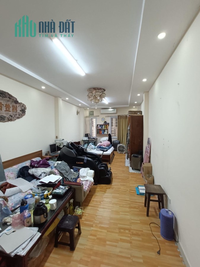 Sẵn sổ đỏ, nhanh tay có ngay căn nhà mới, hiện đại tại Lạc Long Quân