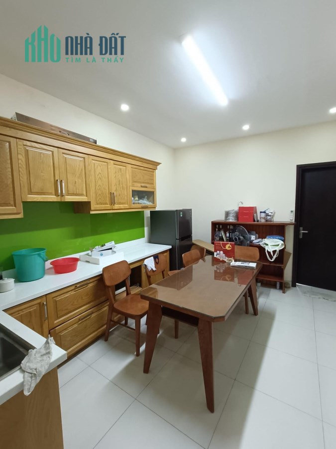 Cơ hội sở hữu căn nhà tại ngõ Lạc Long Quân, diện tích 38m2, gần Hồ Tây