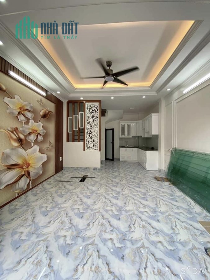 Võng Thị cách oto 20m, vài bước ra hồ, nhà mới tinh, ngõ ba gác 35m2x5T 4.15 tỷ