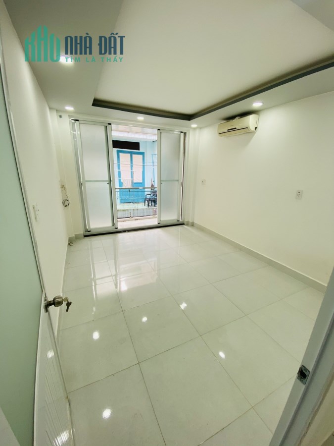 Bán nhà Hẻm xe hơi Trần Hưng Đạo Quận1 30m2 6tỷ45 .