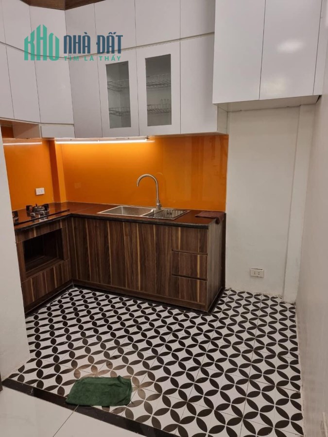 Chính chủ cần bán căn nhà 30m2 tại Âu Cơ, Tây Hồ, giá siêu đẹp cho chủ mới