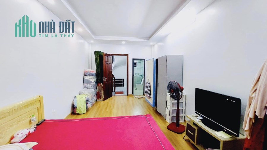 Cơ hội sở hữu căn nhà tại quận Tây Hồ diện tích 36m2, cách Hồ Tây 5p đi bộ