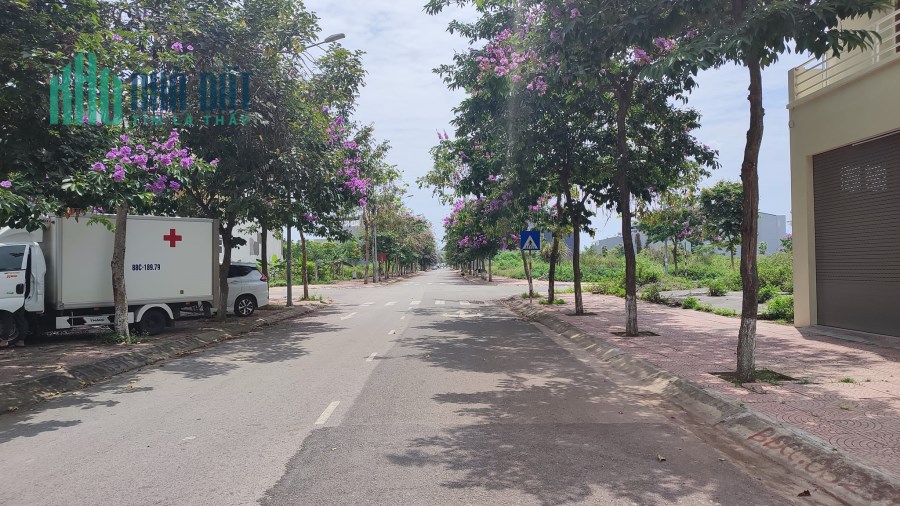 Bán gấp lô Nam Vĩnh Yên GD1 gần Hải sản ngon. 100m, đường 16,5m. 3,1 tỷ