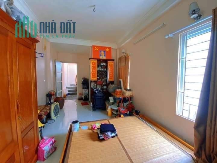 Bán nhà siêu đẹp Hoàng Hoa Thám, Ba Đình, 45 m, 5 tầng, nhỉnh 5 tỷ, nhà đẹp ở luôn.
