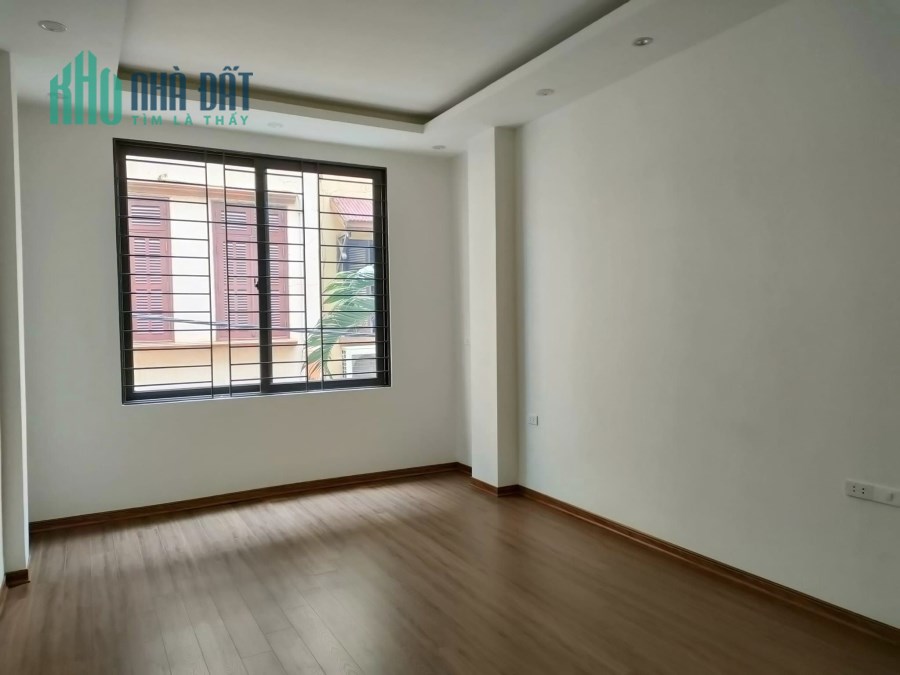 Bán nhà Đỗ Quang, Cầu Giấy, 58m2 x 4 tầng, Gara ô tô, ô chờ thang máy, giá 15.4 tỷ