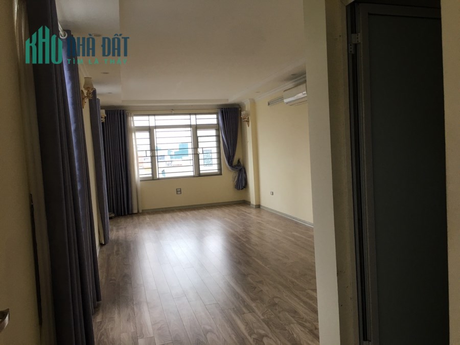 Bán tòa nhà văn phòng 9 tầng lô góc mp Nguyễn Xiển DT xây dựng 105m²mt 7,2m. Giá 45 tỷ