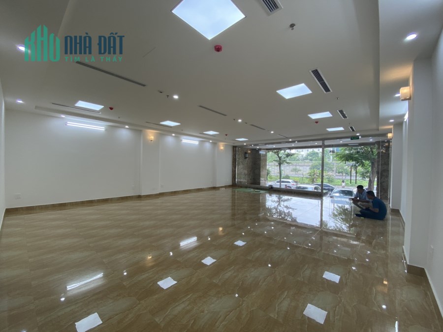 Tôi cần cho thuê tòa nhà 8 tầng lô góc MP Vũ Tông Phan. DT 115m²MT 8,6m