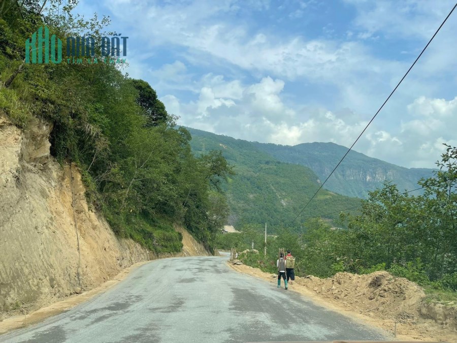 Đất Nền Y Tý - SAPA2 Đón Sóng Sân Bay.Ngải Thầu 2000m, MT 40m Đường Rộng 8m.