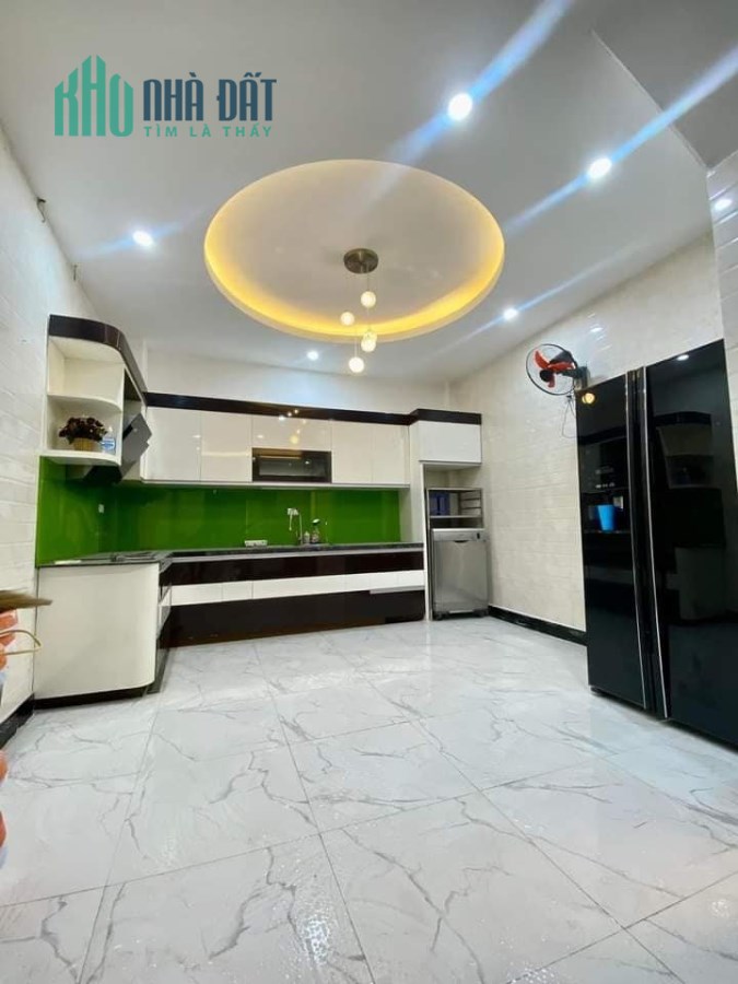 Chính chủ cần bán ngay căn nhà có mặt tiền rộng tại Bùi Xương Trạch, giá siêu đẹp