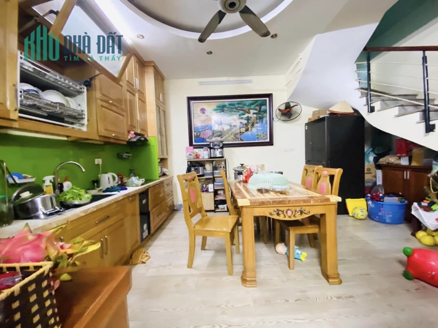 Chỉ vài tỷ có ngay căn nhà trung tâm phố Bùi Xương Trạch, diện tích hơn 50m2