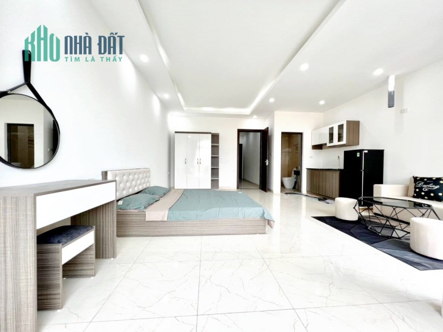 Mặt phố quận Tây Hồ 80m 7 tầng thang máy vỉa hè rộng kinh doanh tốt