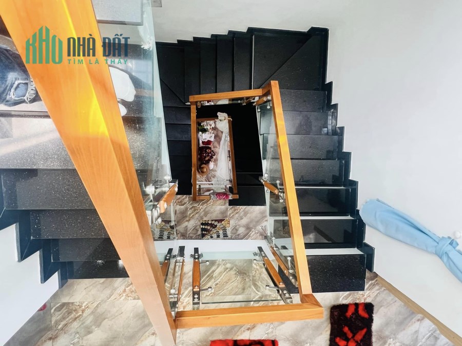 Mặt tiền Trịnh Đình Trọng Dt 110M2 (5*22) nhà 5 tầng giá bán 11 Tỷ