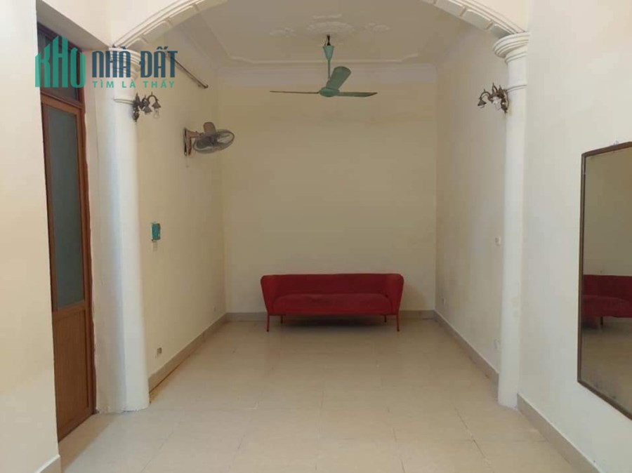 Chính chủ bán gấp căn nhà gần 80m2 ngay trung tâm Tây Hồ, vừa ở vừa làm văn phòng kinh doanh