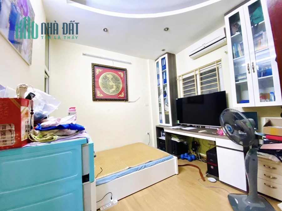 Chỉ vài tỷ là có ngay căn nhà trung tâm phố Bùi Xương Trạch, diện tích hơn 50m2