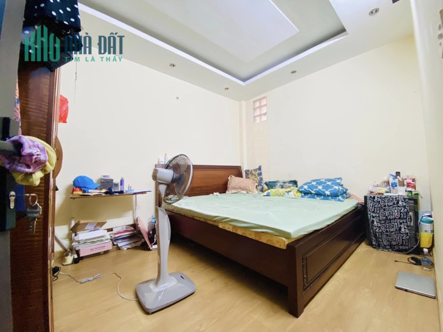 Chỉ vài tỷ  là có ngay căn nhà trung tâm phố Bùi Xương Trạch, diện tích hơn 50m2
