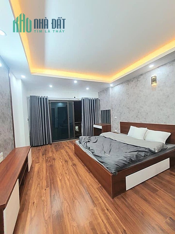 Bán nhà siêu đẹp, Xuân La, Tây Hồ, 35m, 5 tầng, nhỉnh 4 tỷ, nhà đẹp ở luôn.