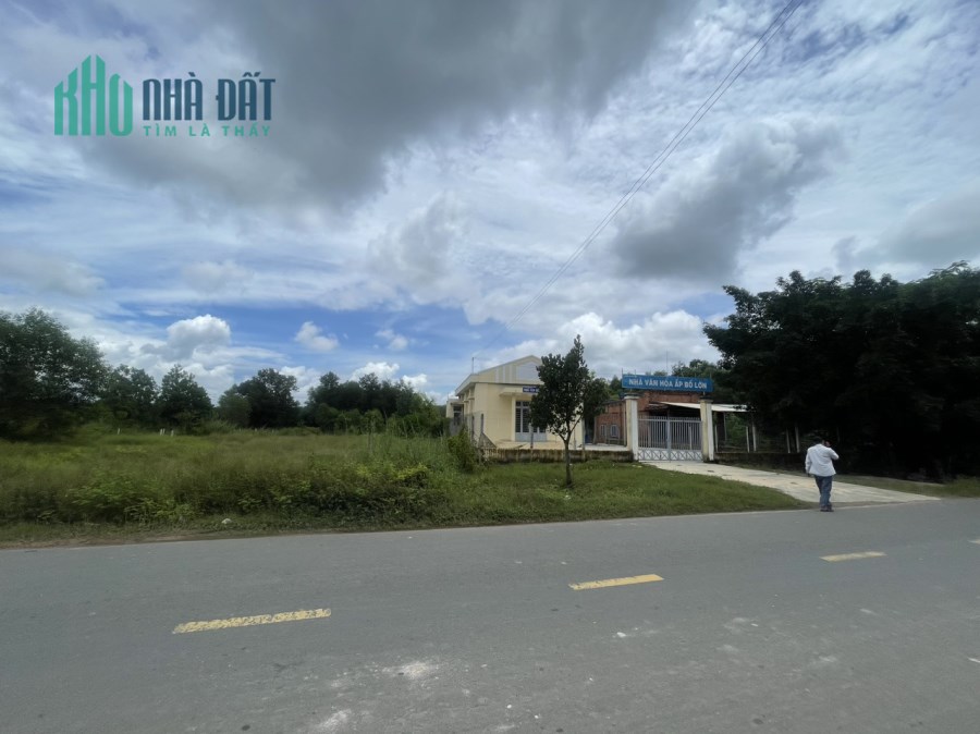 Bán đất MT Hương Lộ 7, Hòa Hội, Châu Thành: 12,8m( NH: 17m) x 106= 1.552m2, giá 2,3 tỷ.