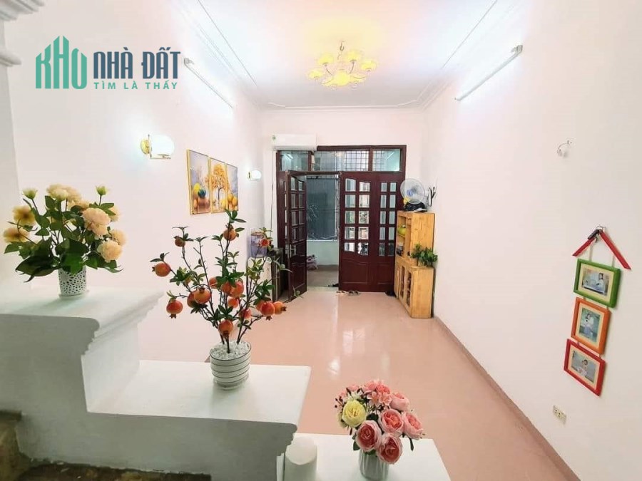 Bán Nhà Chùa Bộc , Đống Đa  55m2 - Nhà Đẹp - Mặt Tiền 4m - Ở Ngay  - Chỉ 6.3 Tỷ