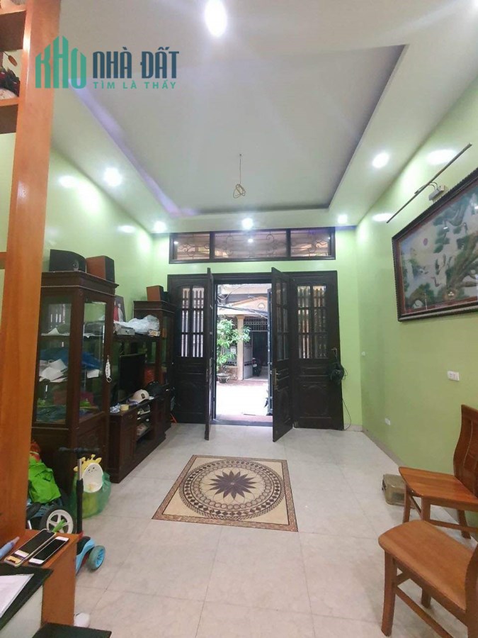 Căn nhà 50m2 tại Nguyên Hồng, gần nhiều trường học các cấp cần tìm chủ mới trong tháng này